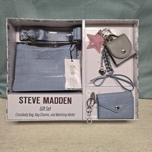 Steve Madden Blue Gift Set